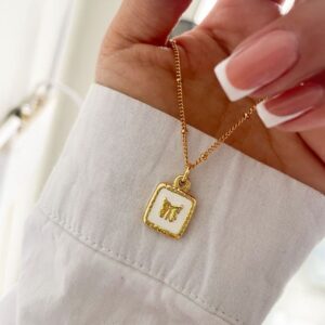 Collar Butterfly Gold Blanco.
